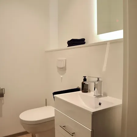 Historisches Altes Gutshaus In Breetz Am Fluss 아파트 *