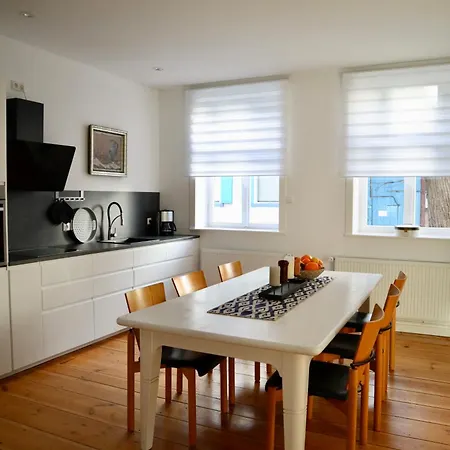 Historisches Altes Gutshaus In Breetz Am Fluss 아파트