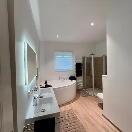 Historisches Altes Gutshaus In Breetz Am Fluss Lenzen