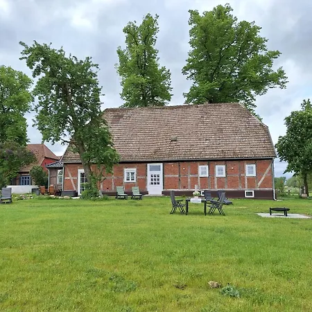 Historisches Altes Gutshaus In Breetz Am Fluss Apartamento